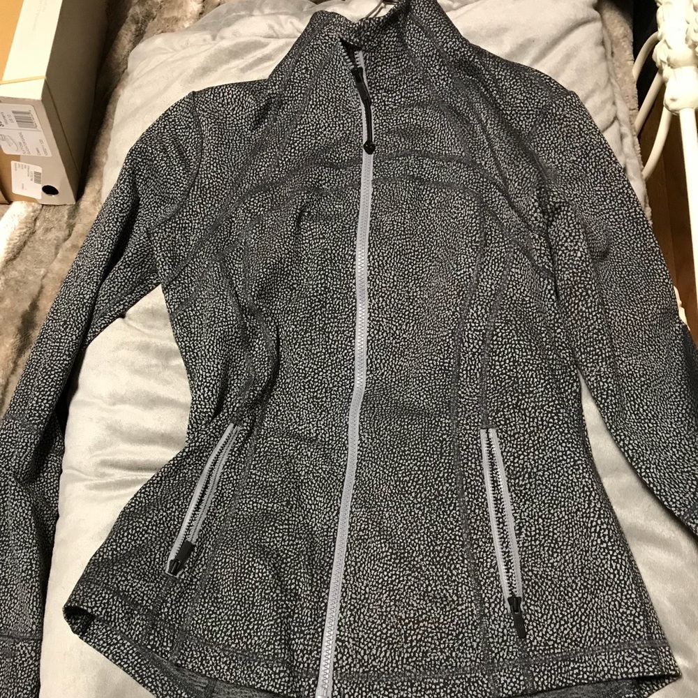 Selling this grey Lulu Jacket